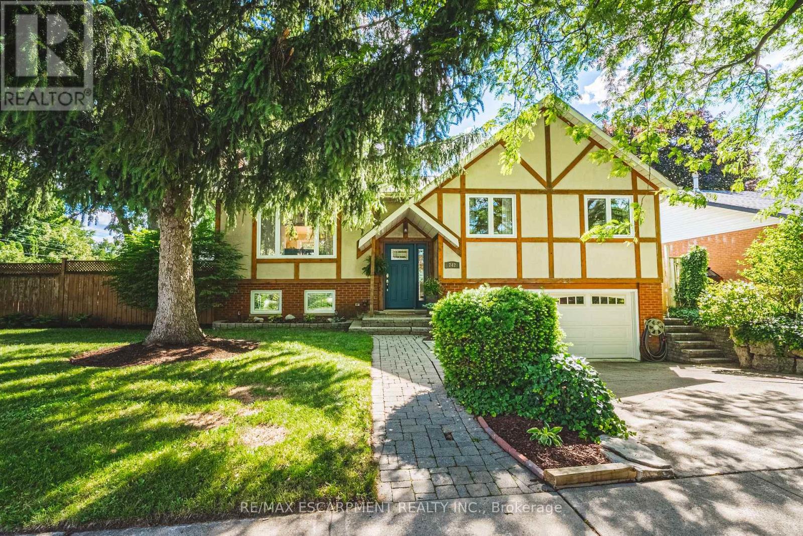 742 Francis Road, Burlington, Ontario  L7T 4A3 - Photo 47 - W13484698