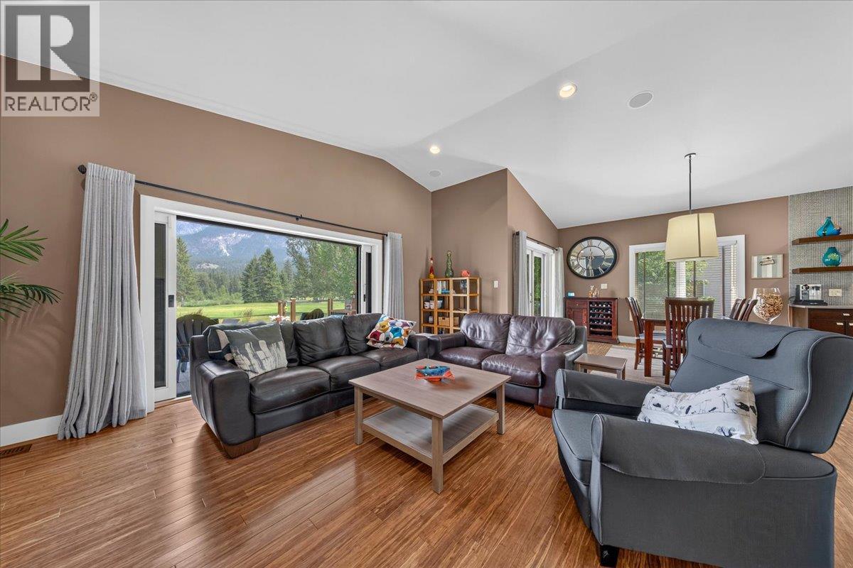 5210 Riverside Drive, Fairmont Hot Springs, British Columbia  V0B 1L1 - Photo 6 - 10395495