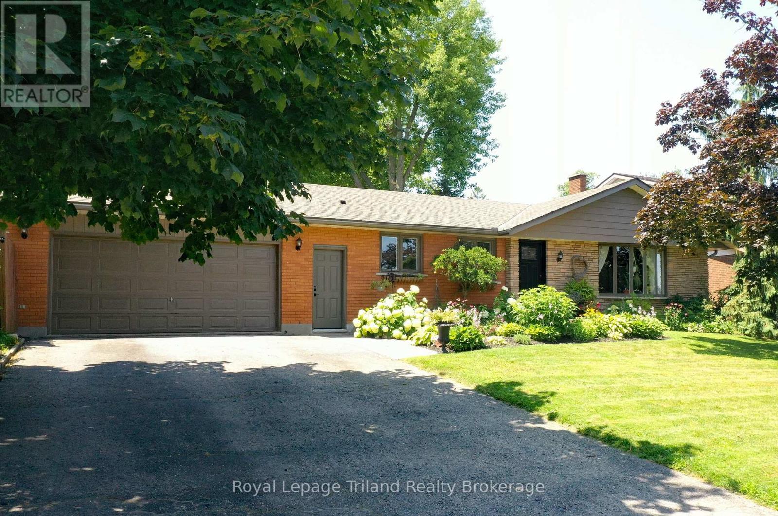 694 Gladstone Drive
