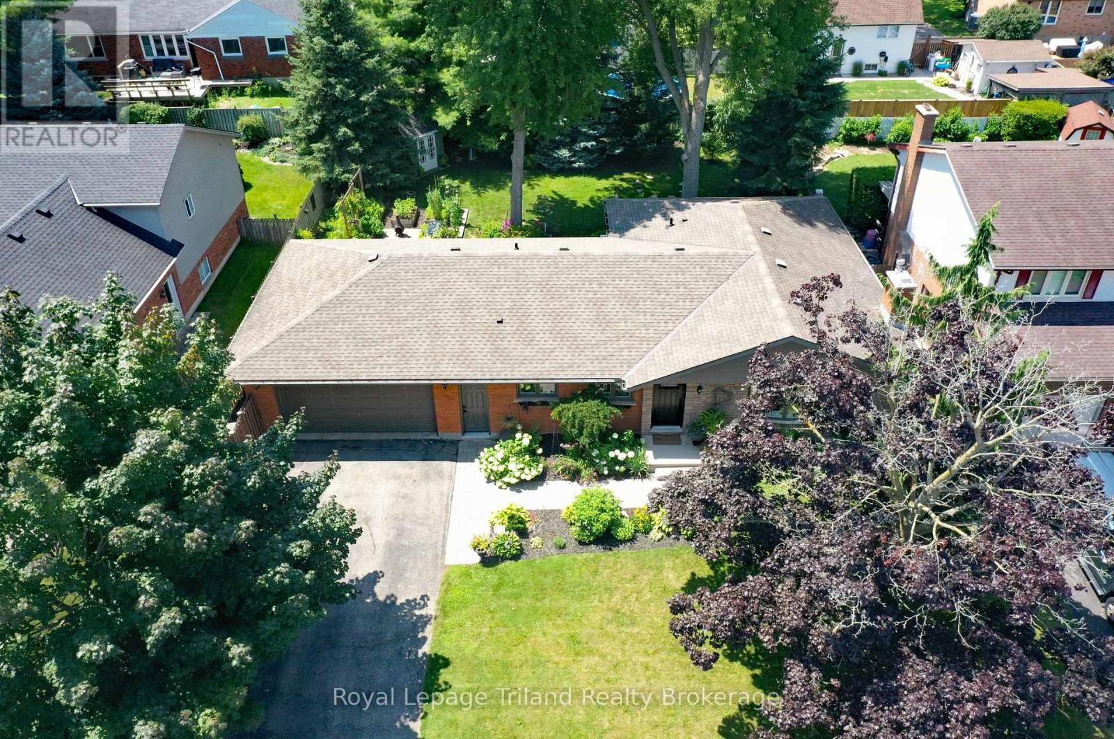 694 Gladstone Drive, Woodstock, Ontario  N4S 5S8 - Photo 2 - X13608680
