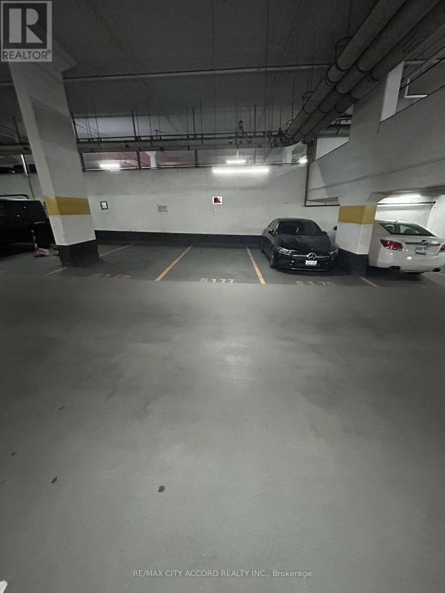 15 FORT YORK BOULEVARD, Toronto, Ontario