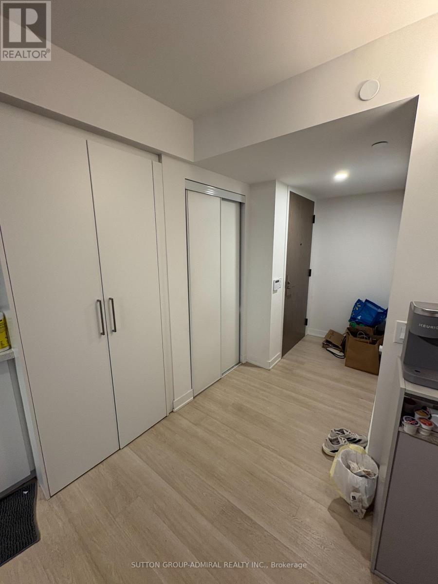 423 - 30 TRETTI WAY, Toronto, Ontario
