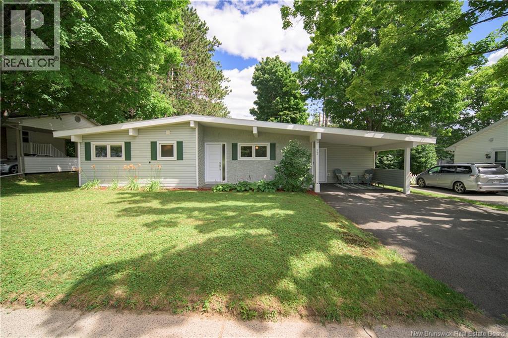 72 Woodmount Drive, Fredericton, New Brunswick  E3A 2M4 - Photo 1 - NB144782