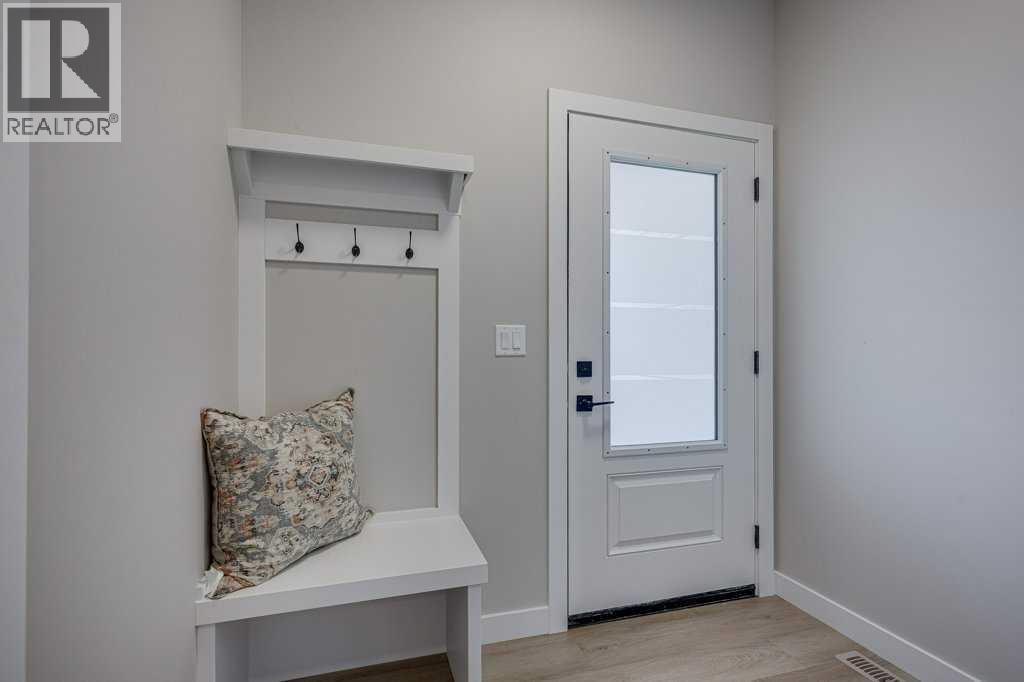 3 Gray Close, Sylvan Lake, Alberta  T4S 0W4 - Photo 3 - A2325924