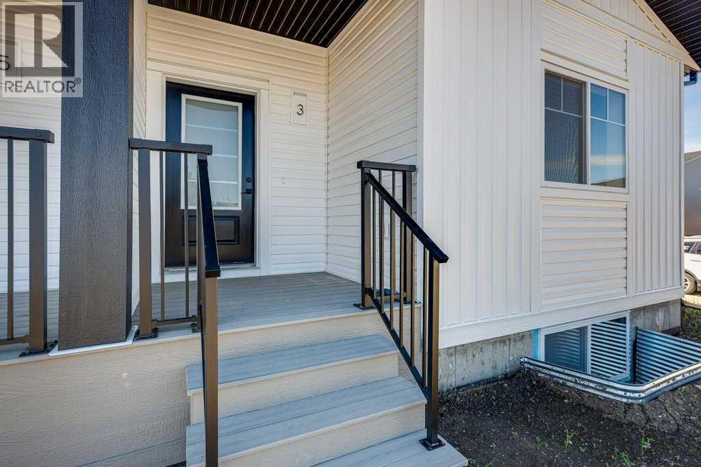 3 Gray Close, Sylvan Lake, Alberta  T4S 0W4 - Photo 2 - A2325924