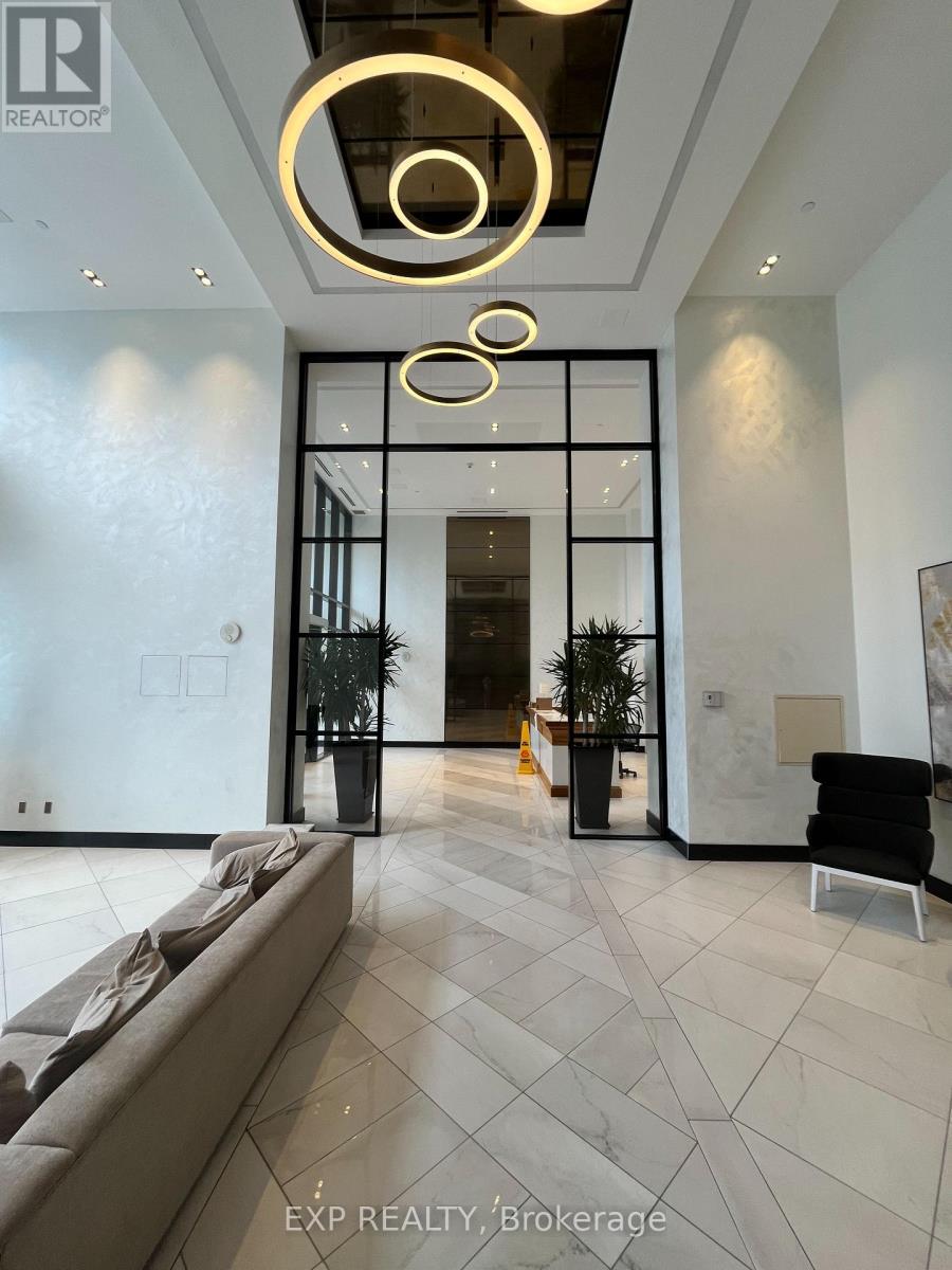 212 - 255 Bay Street, Ottawa, Ontario  K1R 0C5 - Photo 2 - X13608714