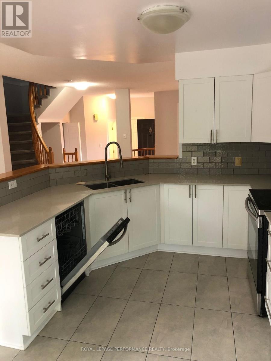 3827 Crowsnest Avenue, Ottawa, Ontario  K1V 1K4 - Photo 3 - X13608750