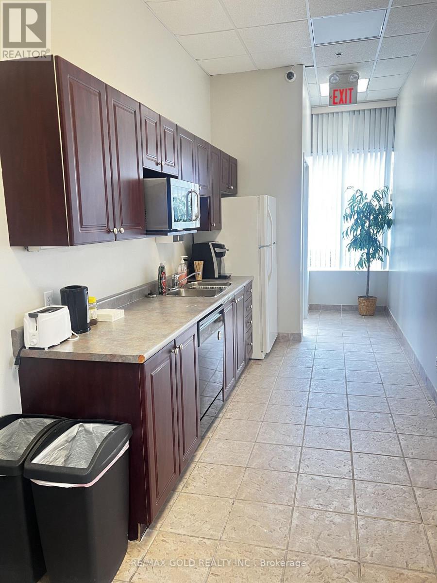 33 - 111 Zenway Boulevard, Vaughan, Ontario  L4H 3H9 - Photo 10 - N13608606