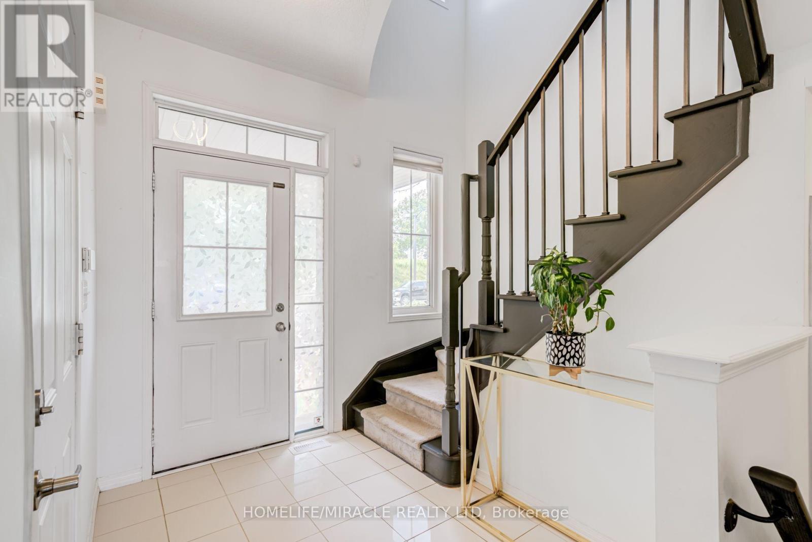 118 Cauthers Crescent, New Tecumseth, Ontario  L9R 1H2 - Photo 3 - N13608742