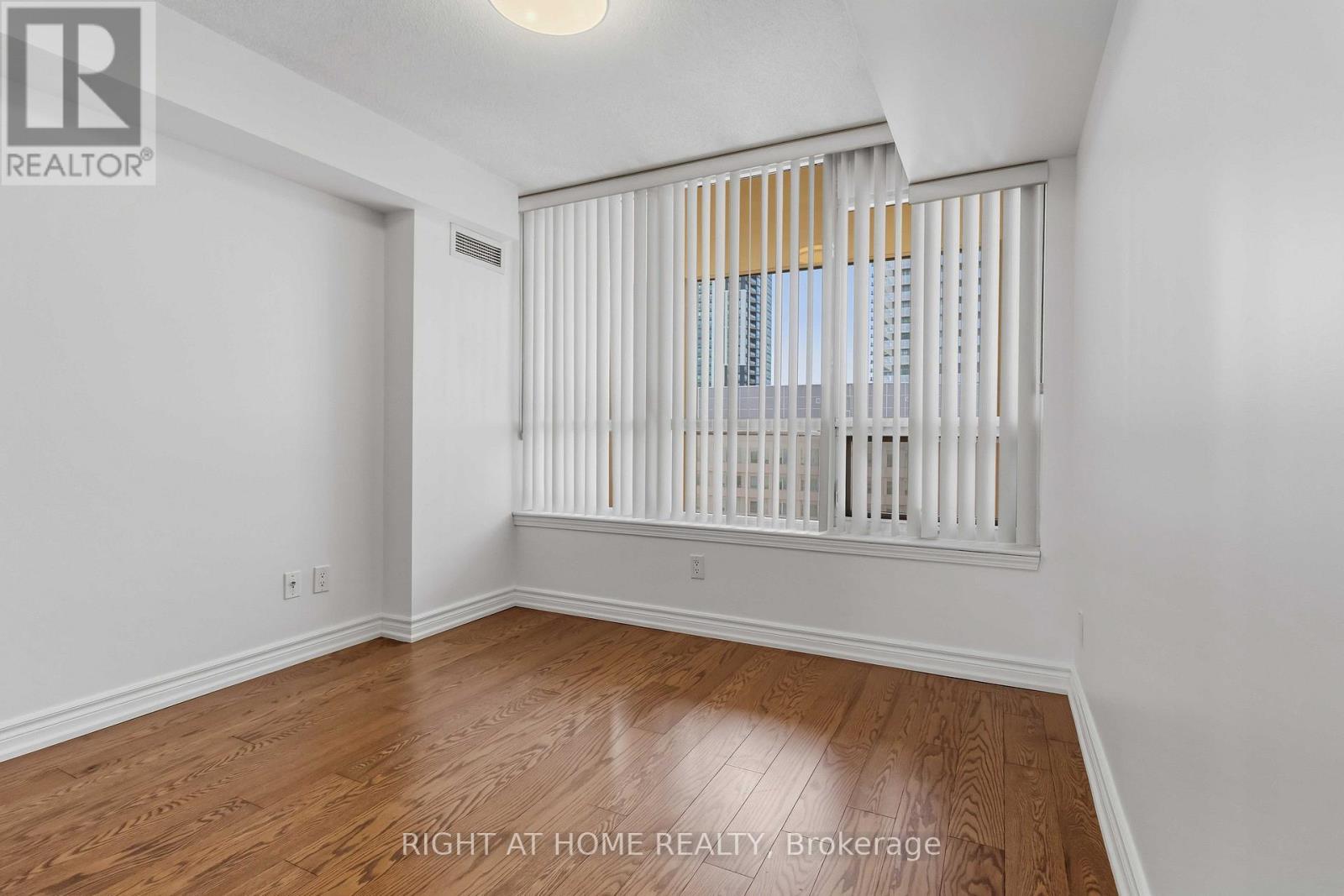 2104 - 4080 Living Arts Drive W, Mississauga, Ontario  L5B 4N3 - Photo 10 - W13608500