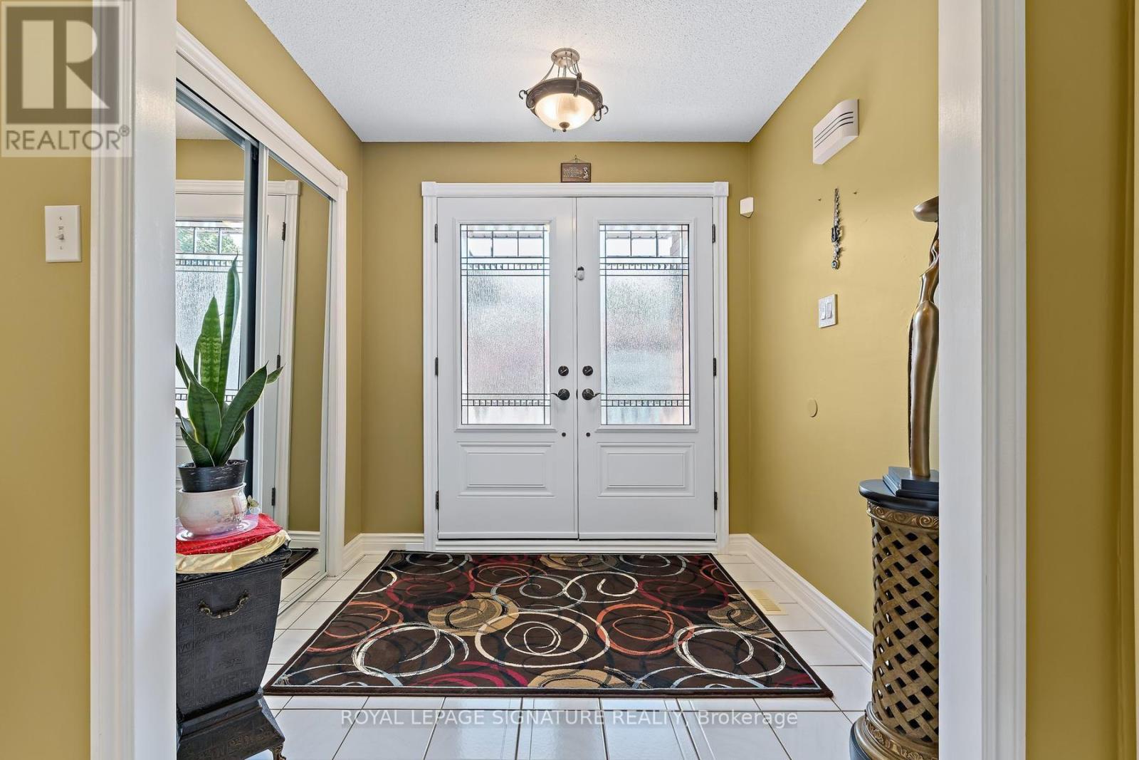 40 Burgby Avenue, Brampton, Ontario  L6X 3A4 - Photo 5 - W13608514