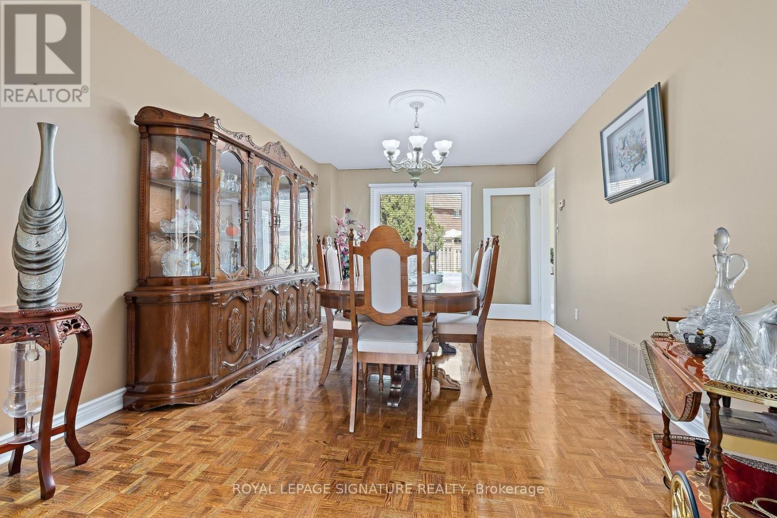 40 Burgby Avenue, Brampton, Ontario  L6X 3A4 - Photo 9 - W13608514