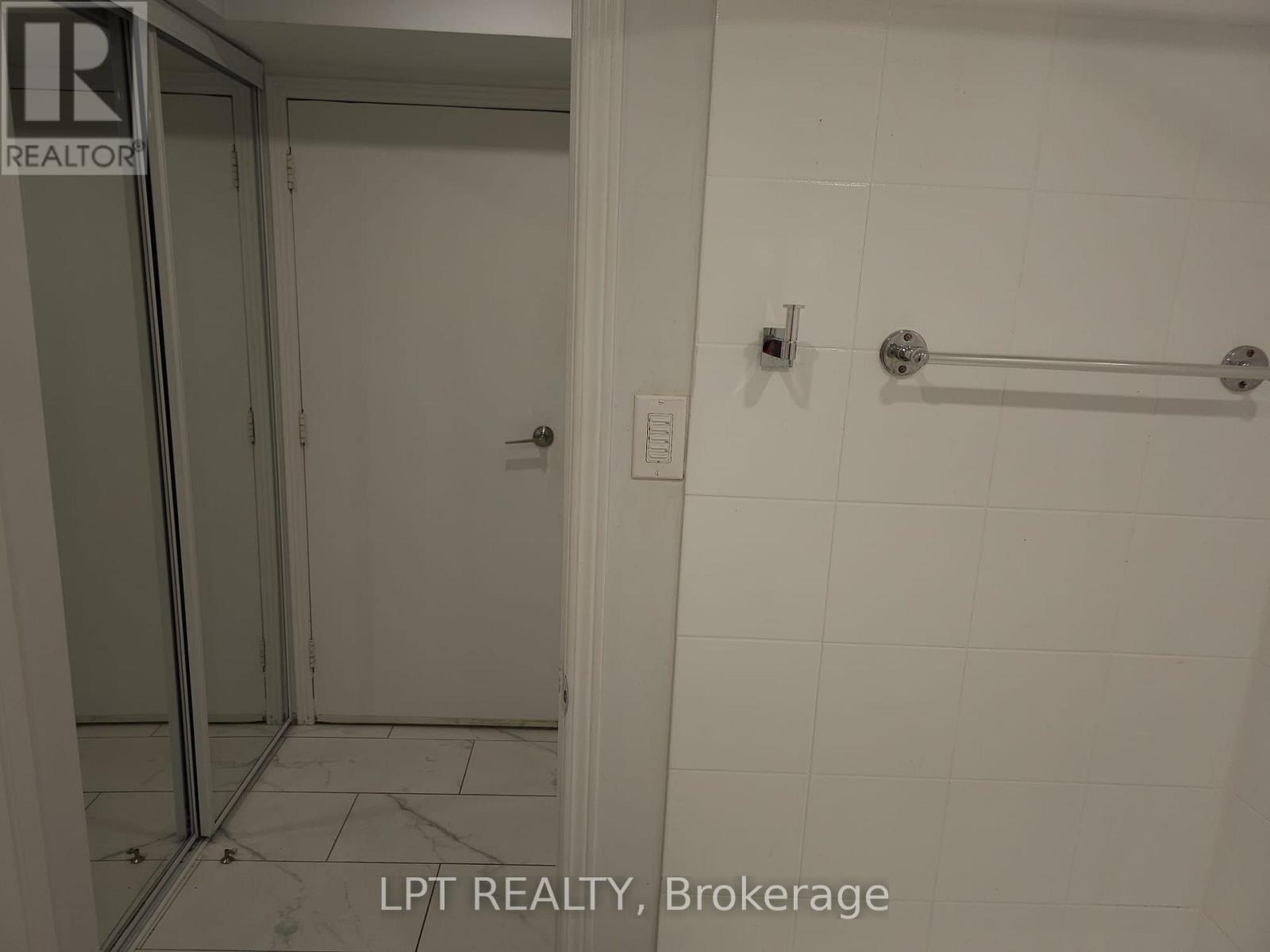 Legal Basement Apartment - 9 Michigan Avenue, Brampton, Ontario  L6Y 4N5 - Photo 17 - W13608652