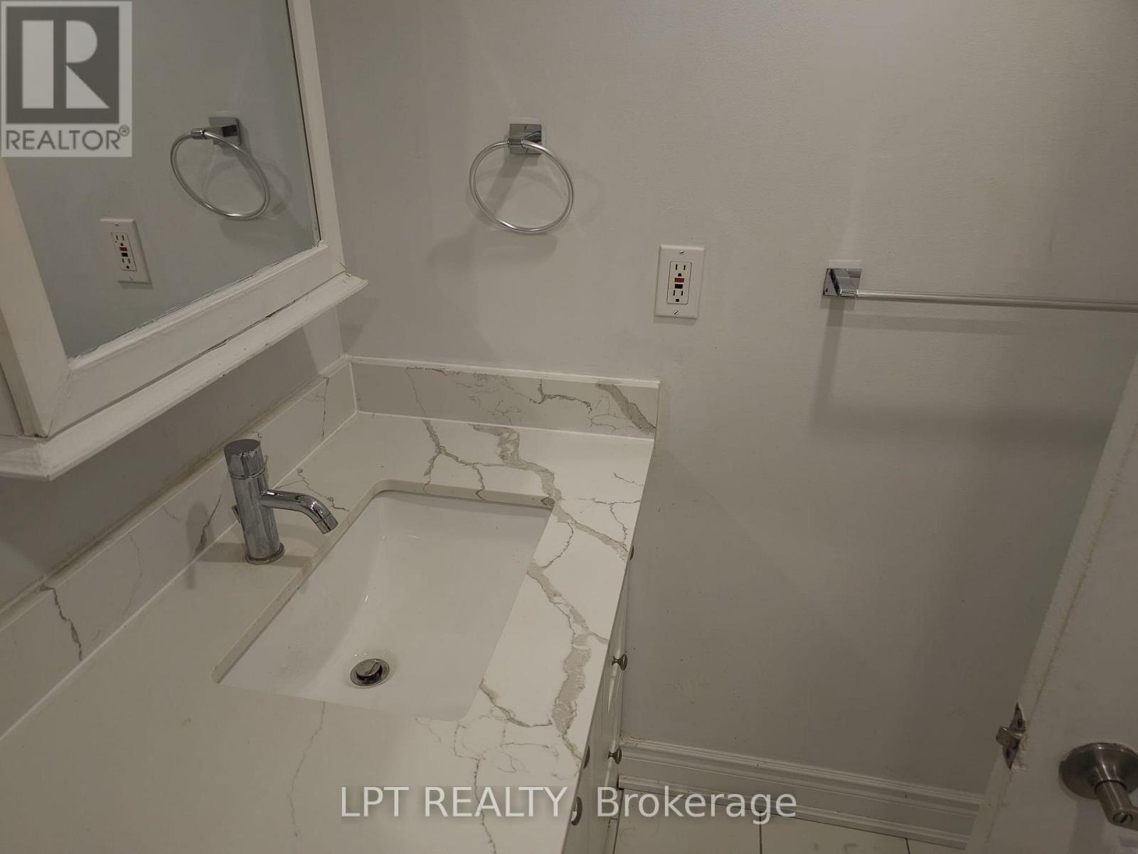 Legal Basement Apartment - 9 Michigan Avenue, Brampton, Ontario  L6Y 4N5 - Photo 24 - W13608652