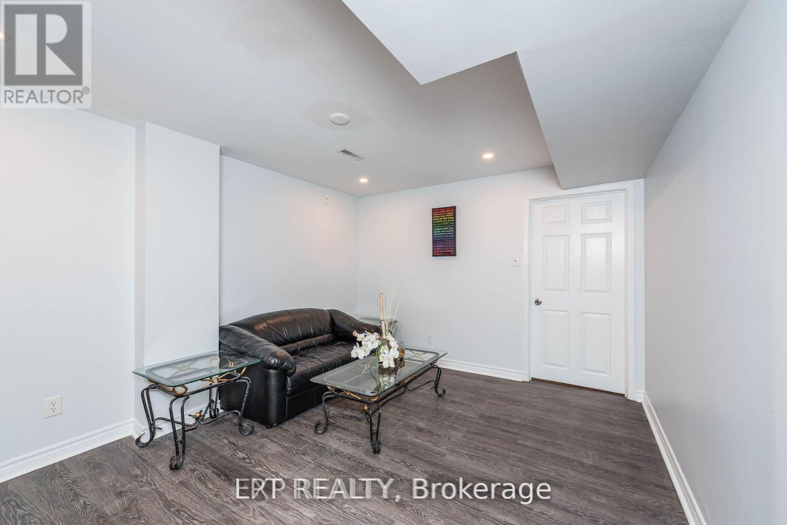 Legal Basement Apartment - 9 Michigan Avenue, Brampton, Ontario  L6Y 4N5 - Photo 6 - W13608652