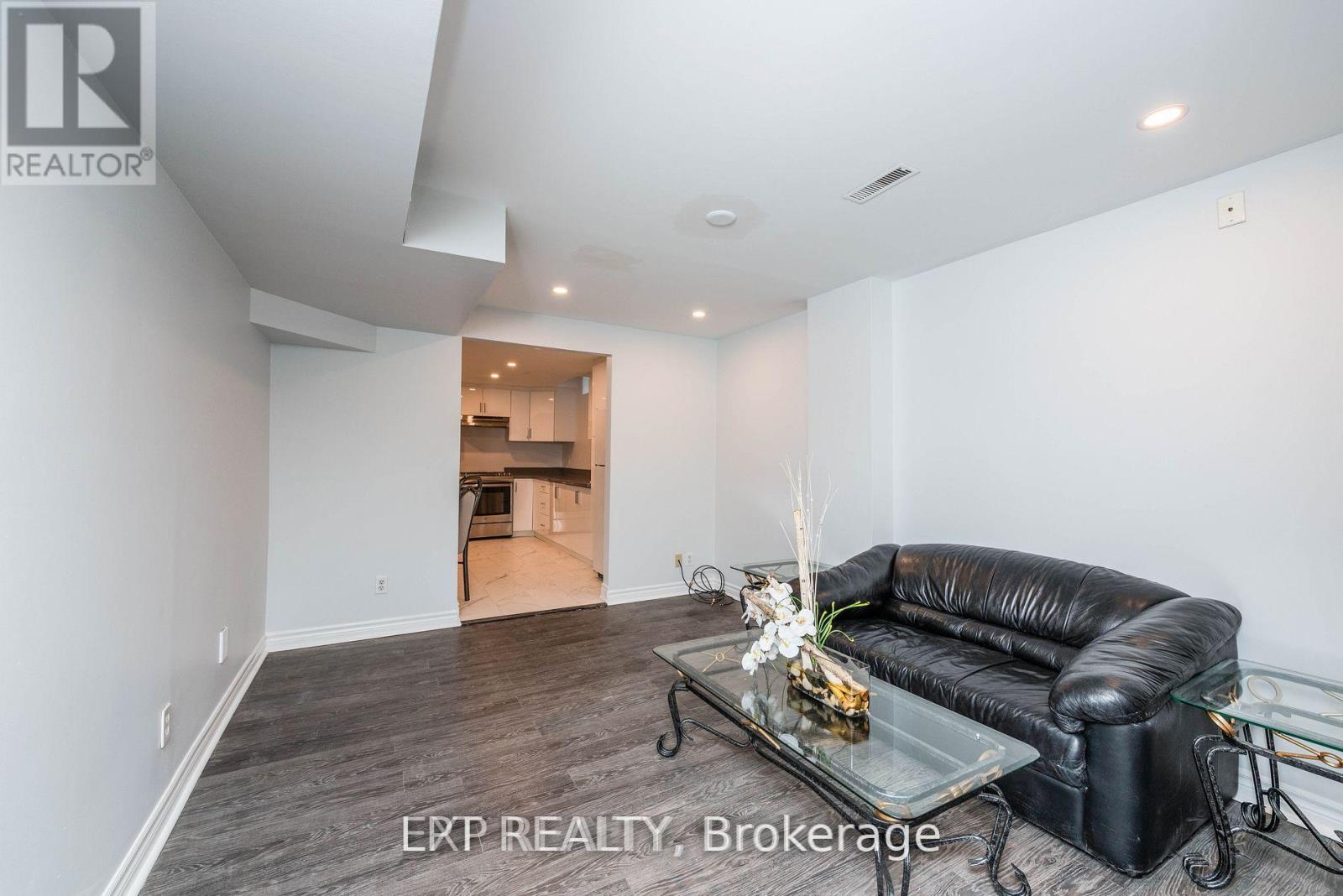 Legal Basement Apartment - 9 Michigan Avenue, Brampton, Ontario  L6Y 4N5 - Photo 7 - W13608652