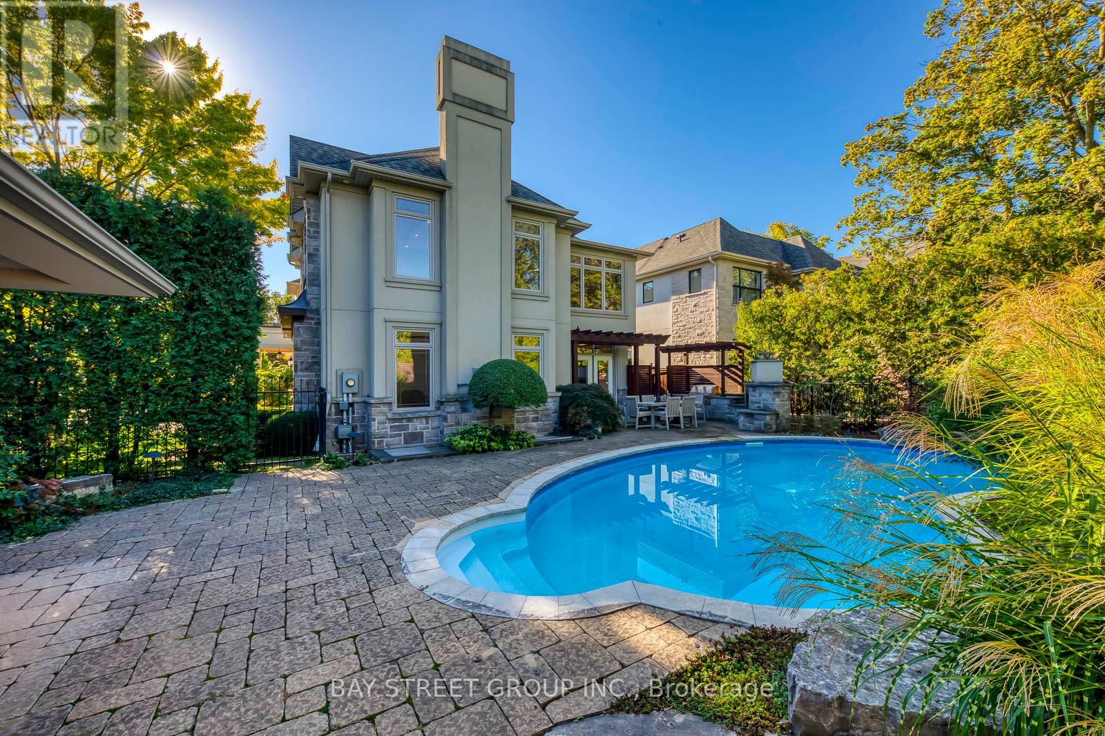 452 Avon Crescent, Oakville, Ontario  L6J 2T3 - Photo 5 - W13608712
