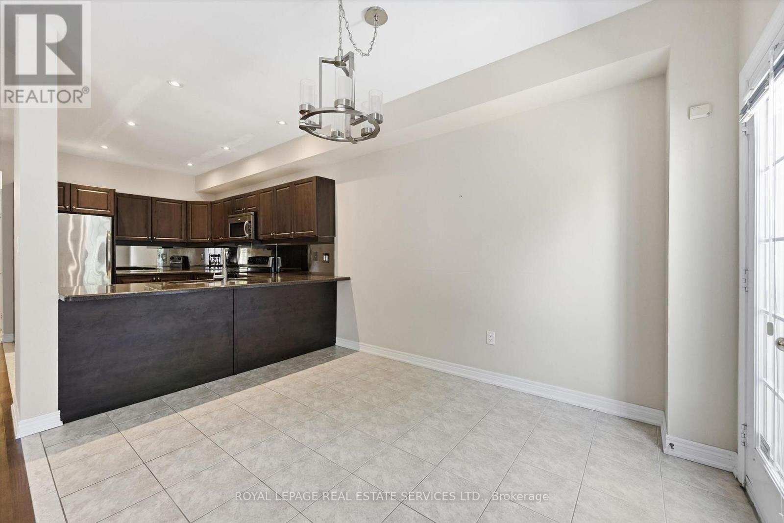 1333 Kestell Boulevard, Oakville, Ontario  L6H 0C8 - Photo 11 - W13014058