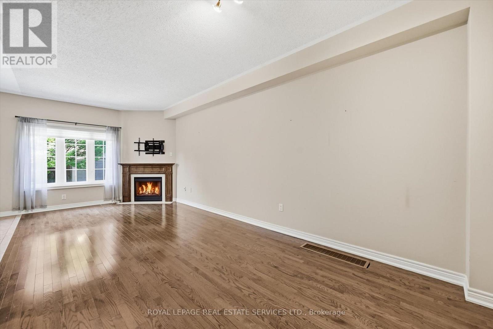 1333 Kestell Boulevard, Oakville, Ontario  L6H 0C8 - Photo 7 - W13014058