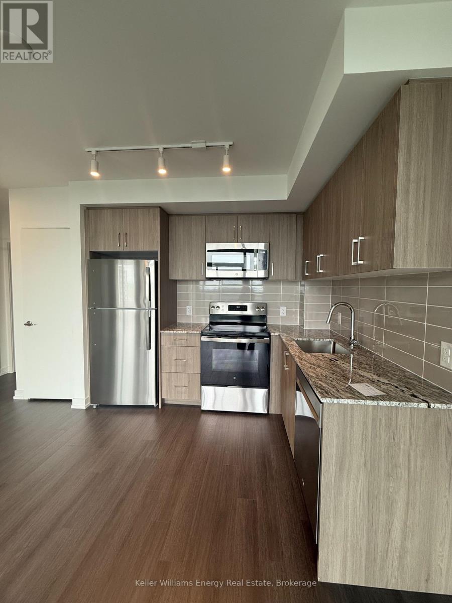 803 - 4010 Eglinton Avenue W, Toronto (Humber Heights), Ontario  M9A 4M2 - Photo 2 - W13608790