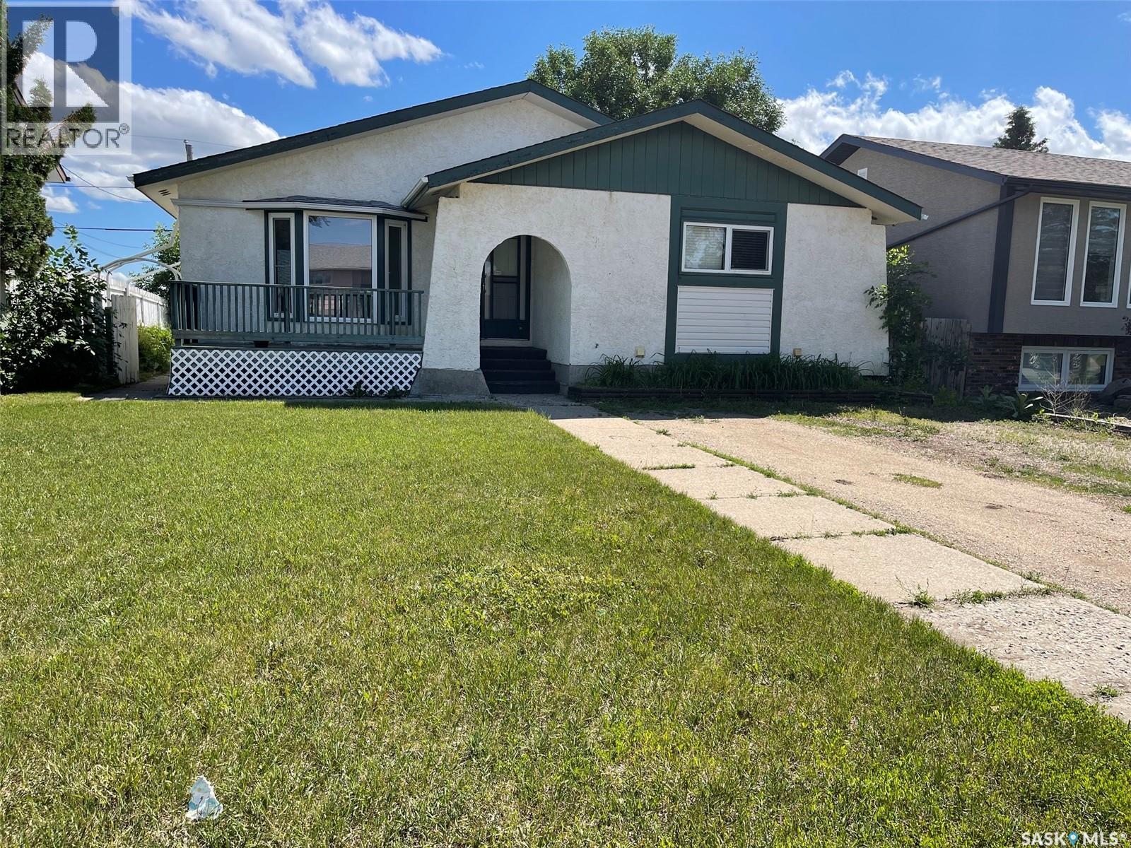 1331 Spadina STREET W, Moose Jaw, Saskatchewan