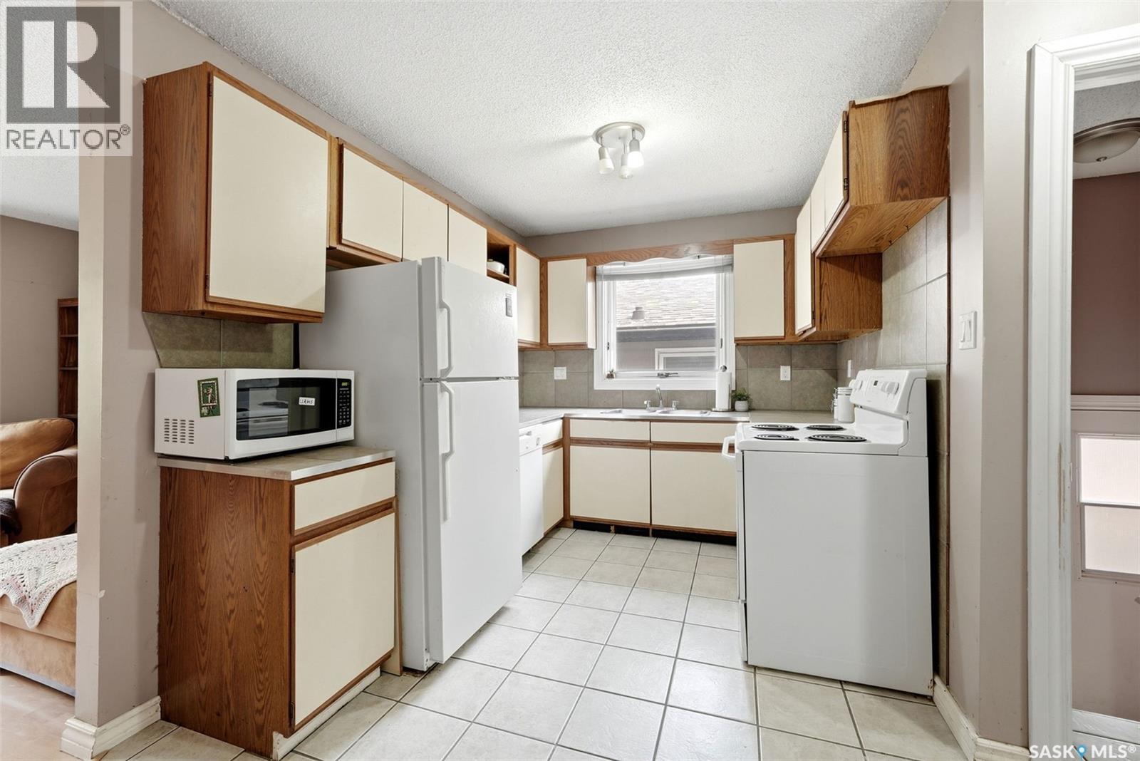 2051 Mcdonald Street, Regina, Saskatchewan  S4N 2Y4 - Photo 5 - SK043648