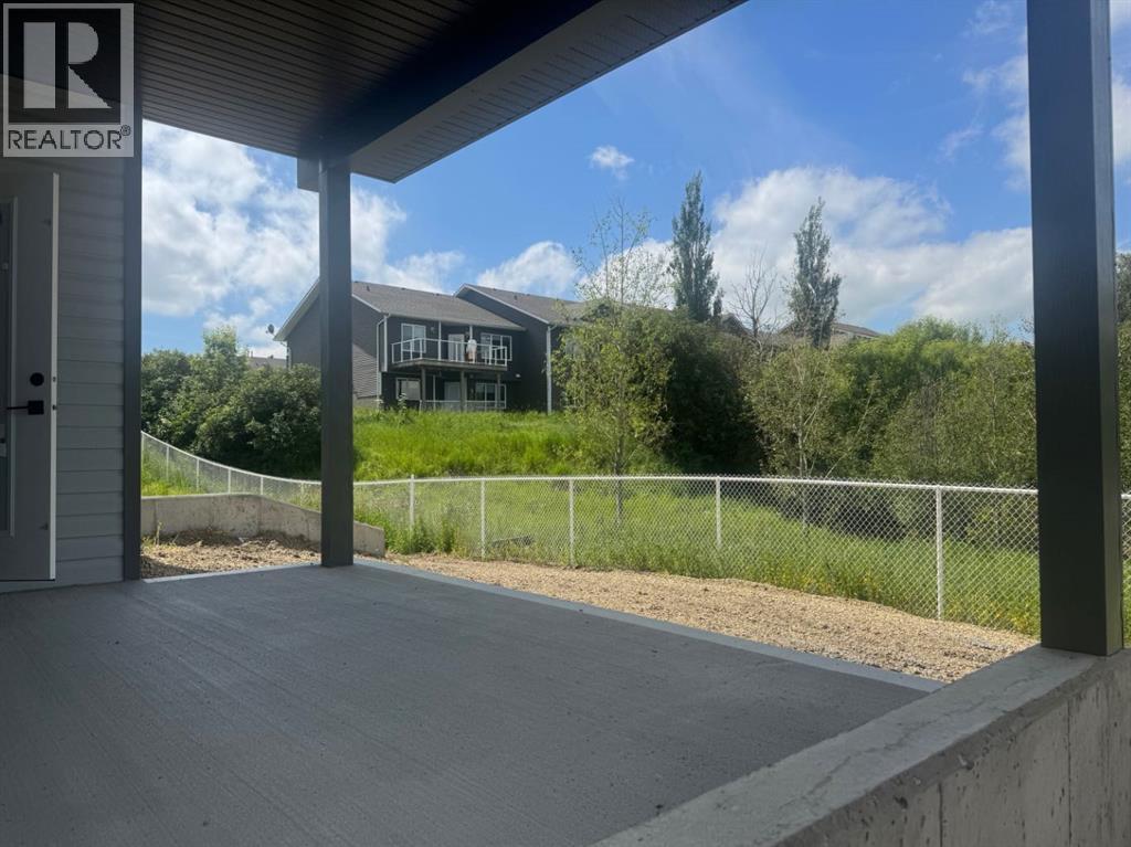 8 Henner's Place, Lacombe, Alberta  T4L 1Y9 - Photo 32 - A2318626