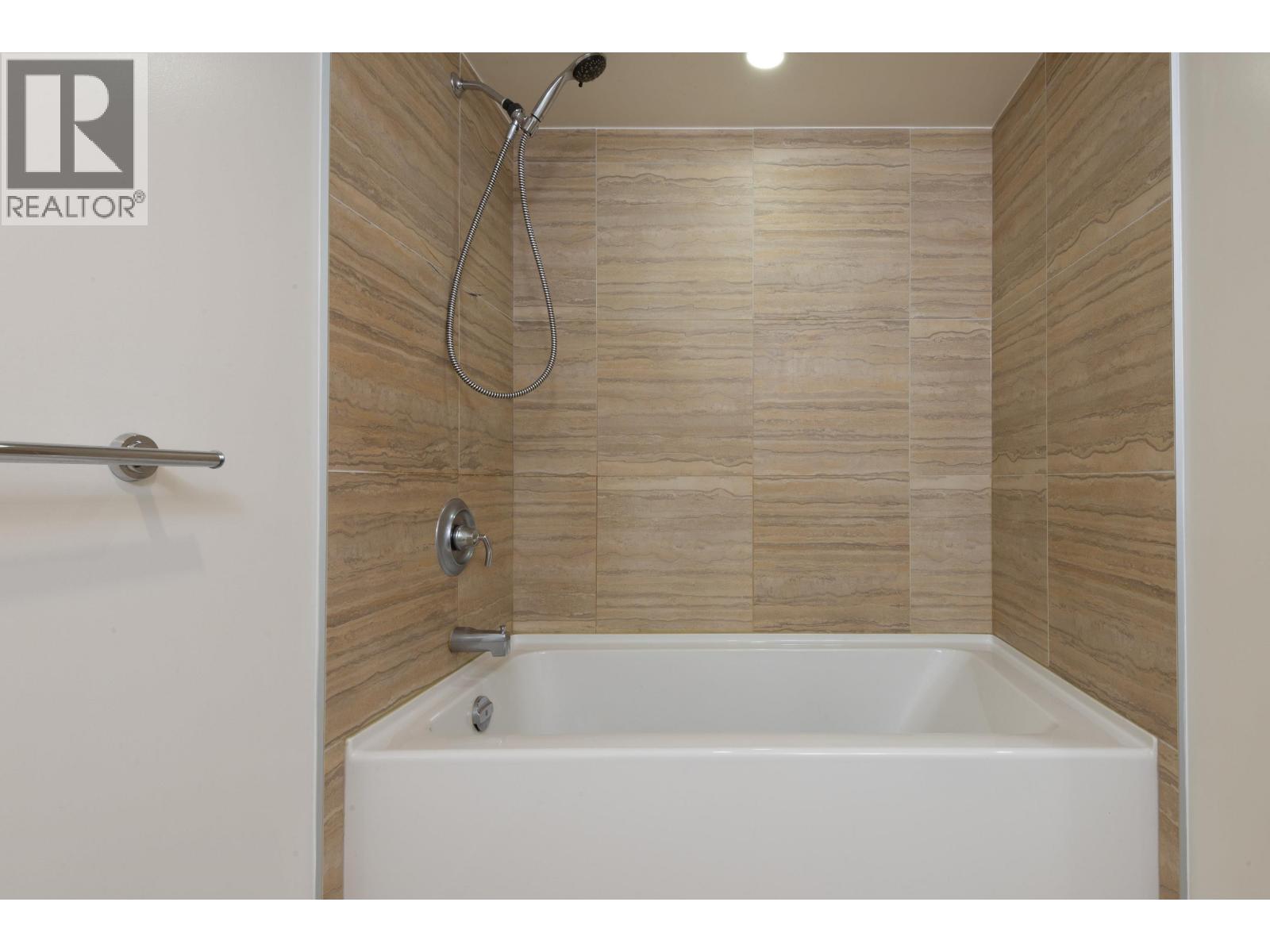 301 1887 Crowe Street, Vancouver, British Columbia  V5Y 0B4 - Photo 16 - R3140808