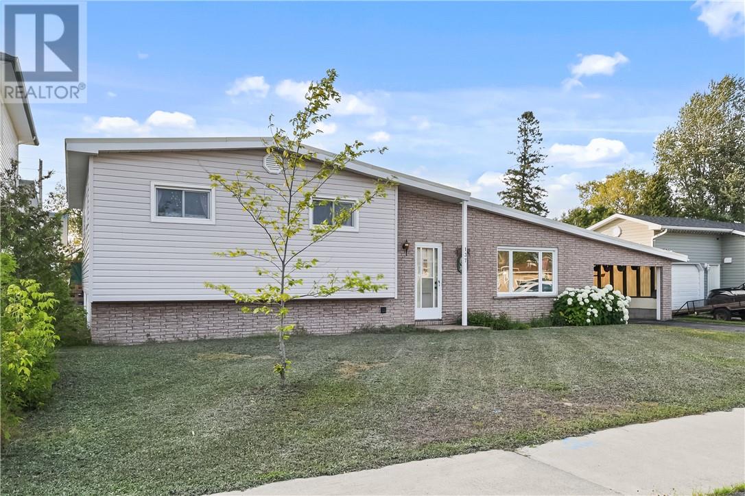 137 Sime Street, Espanola, Ontario  P5E 1C9 - Photo 2 - 2129448