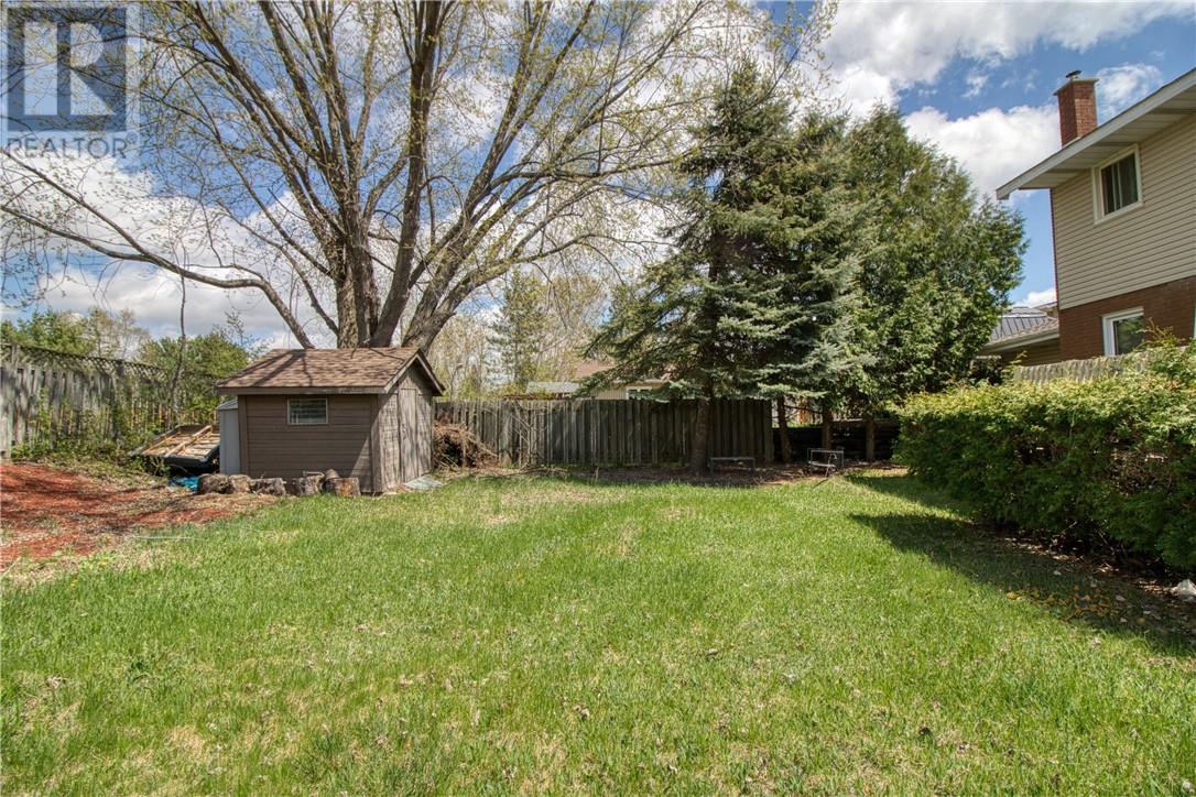 18 Young Street, Garson, Ontario  P3L 1A5 - Photo 3 - 2129360