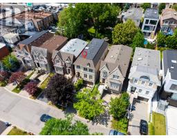 124 FELBRIGG AVENUE, Toronto, Ontario