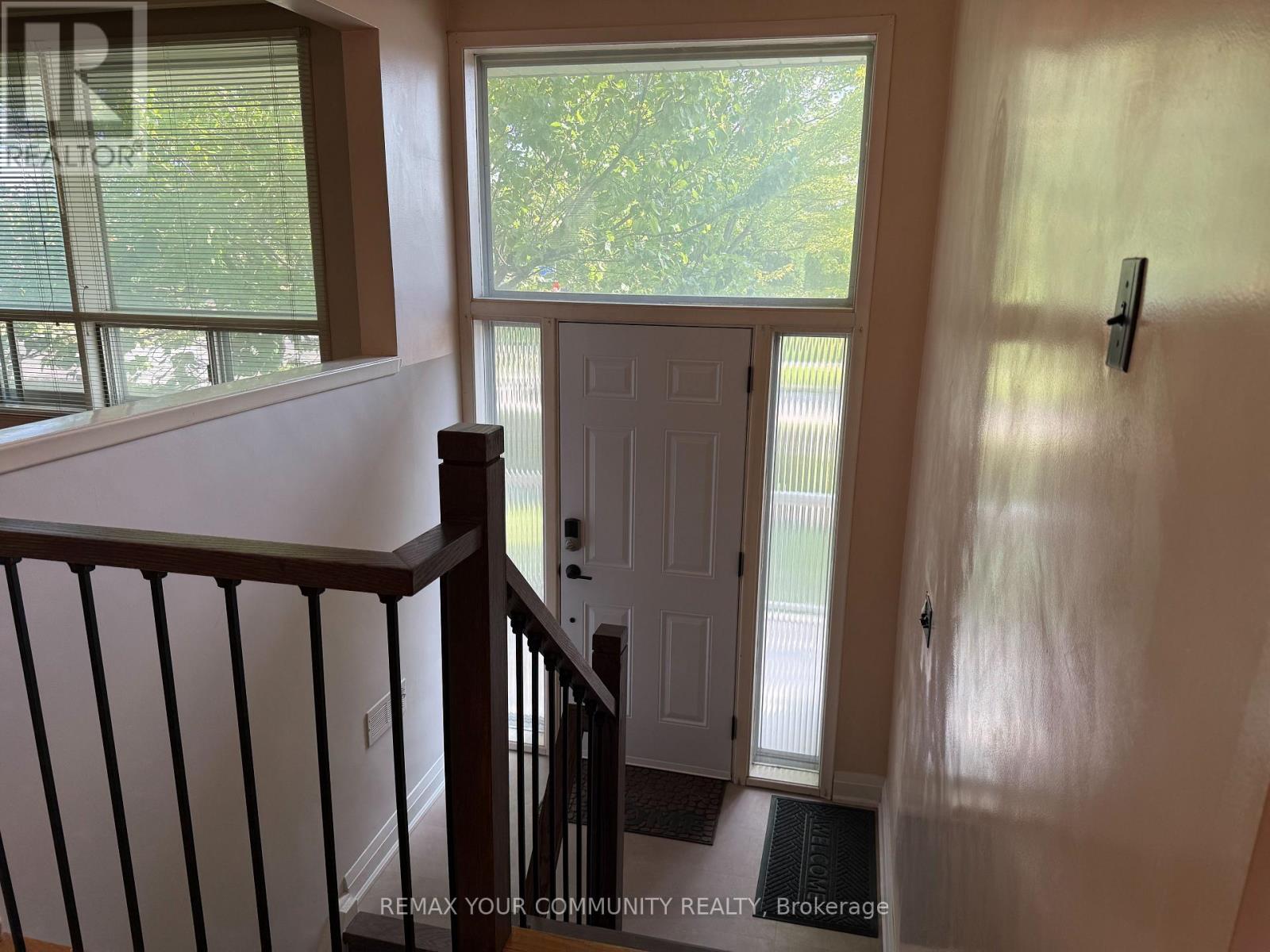 Upper - 300 Driftwood Avenue, Toronto, Ontario  M3N 2P1 - Photo 10 - W13551322