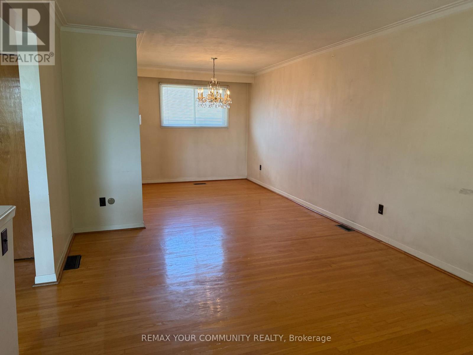 Upper - 300 Driftwood Avenue, Toronto, Ontario  M3N 2P1 - Photo 12 - W13551322