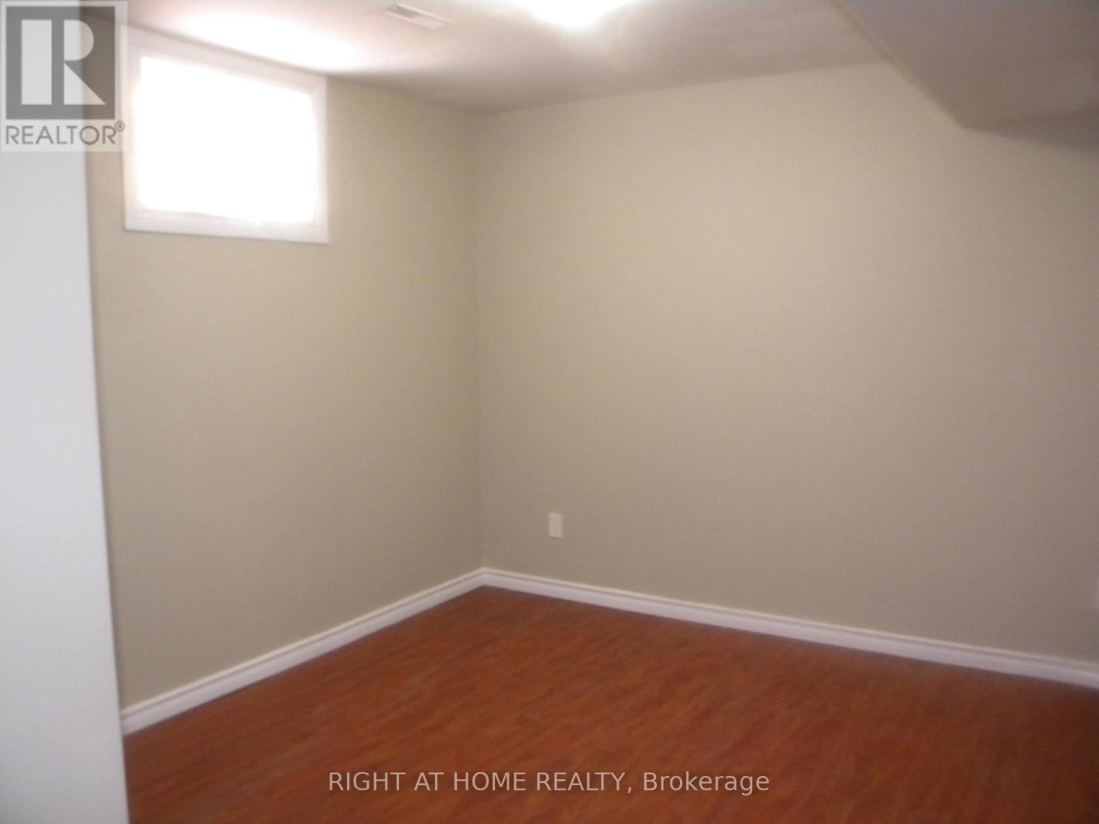 B - 42 Westminster Circle, Barrie, Ontario  L4M 0A4 - Photo 8 - S13556614