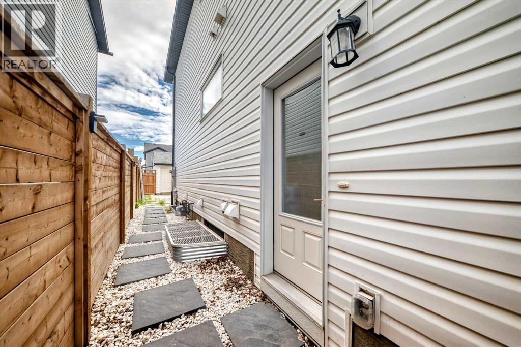 905 Livingston Way NE, Calgary, Alberta  T3P 1L2 - Photo 27 - A2323300