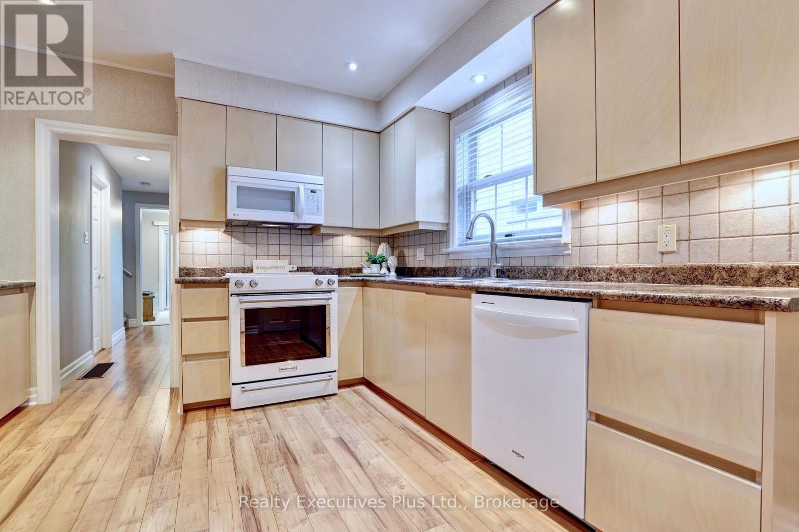 322 Pine Avenue, Oakville, Ontario  L6J 2J9 - Photo 9 - W13609074