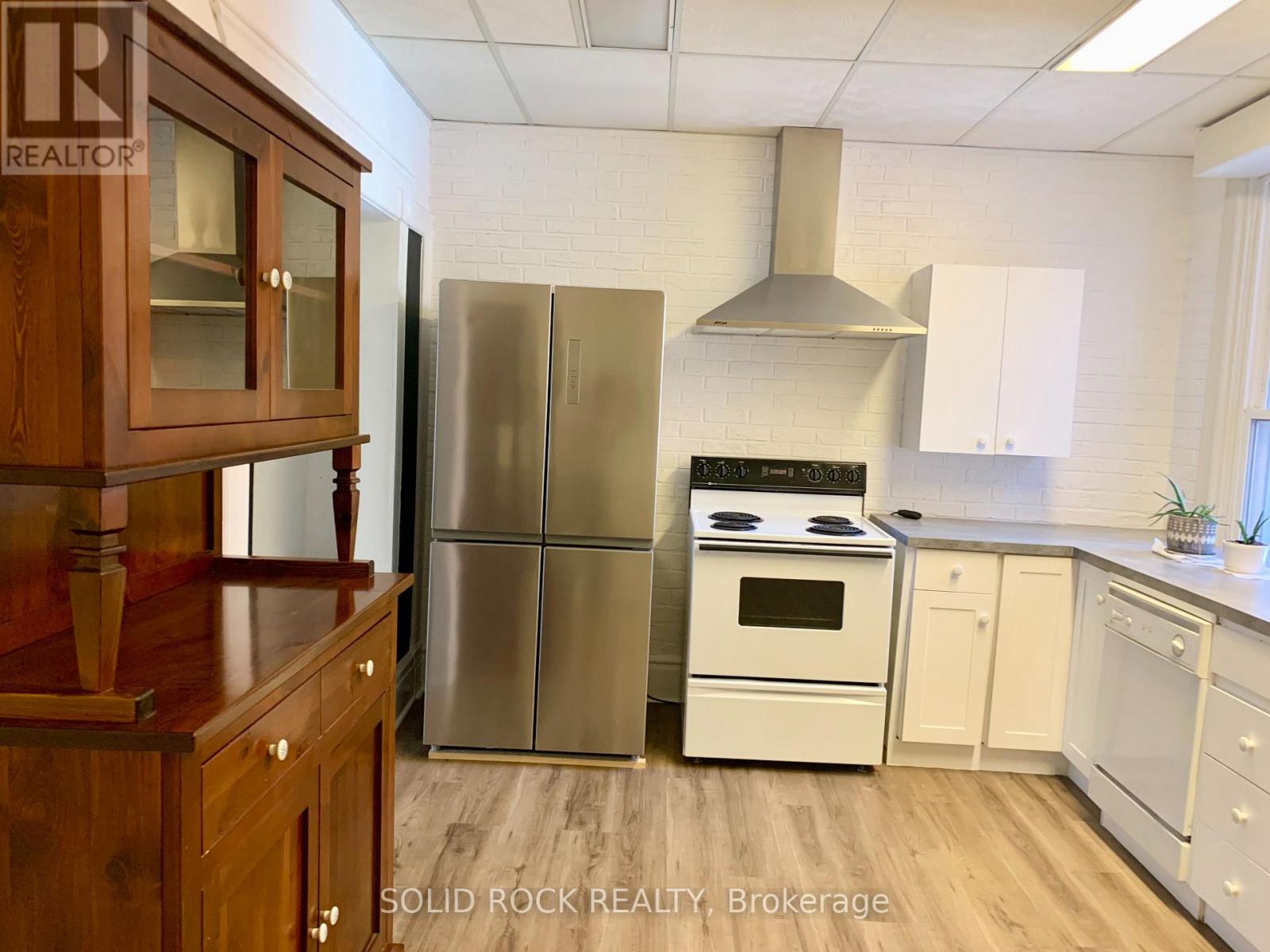 A - 71 King Street E, Brockville, Ontario K6V 1B2 - Photo 3 - X13608994