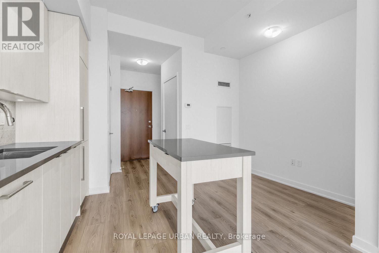 2311 - 38 Iannuzzi Street, Toronto, Ontario  M5V 0E8 - Photo 11 - C13609012