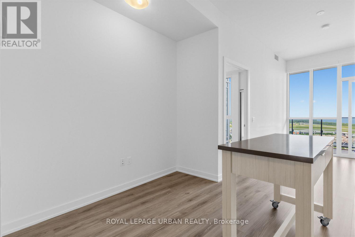 2311 - 38 Iannuzzi Street, Toronto, Ontario  M5V 0E8 - Photo 3 - C13609012