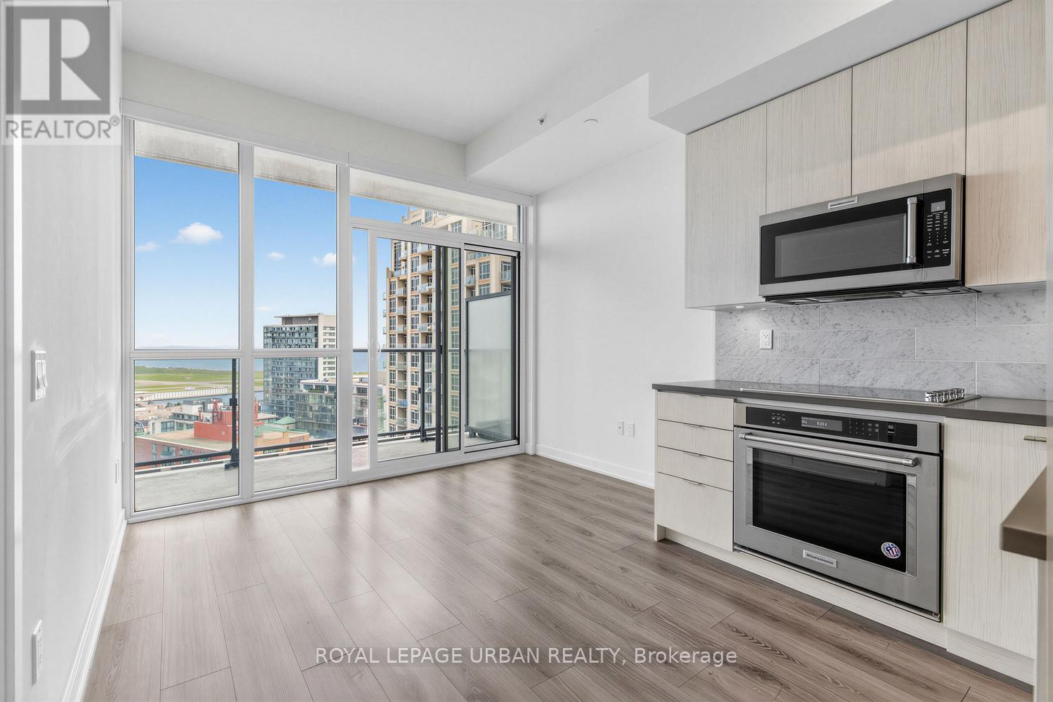 2311 - 38 Iannuzzi Street, Toronto, Ontario  M5V 0E8 - Photo 4 - C13609012