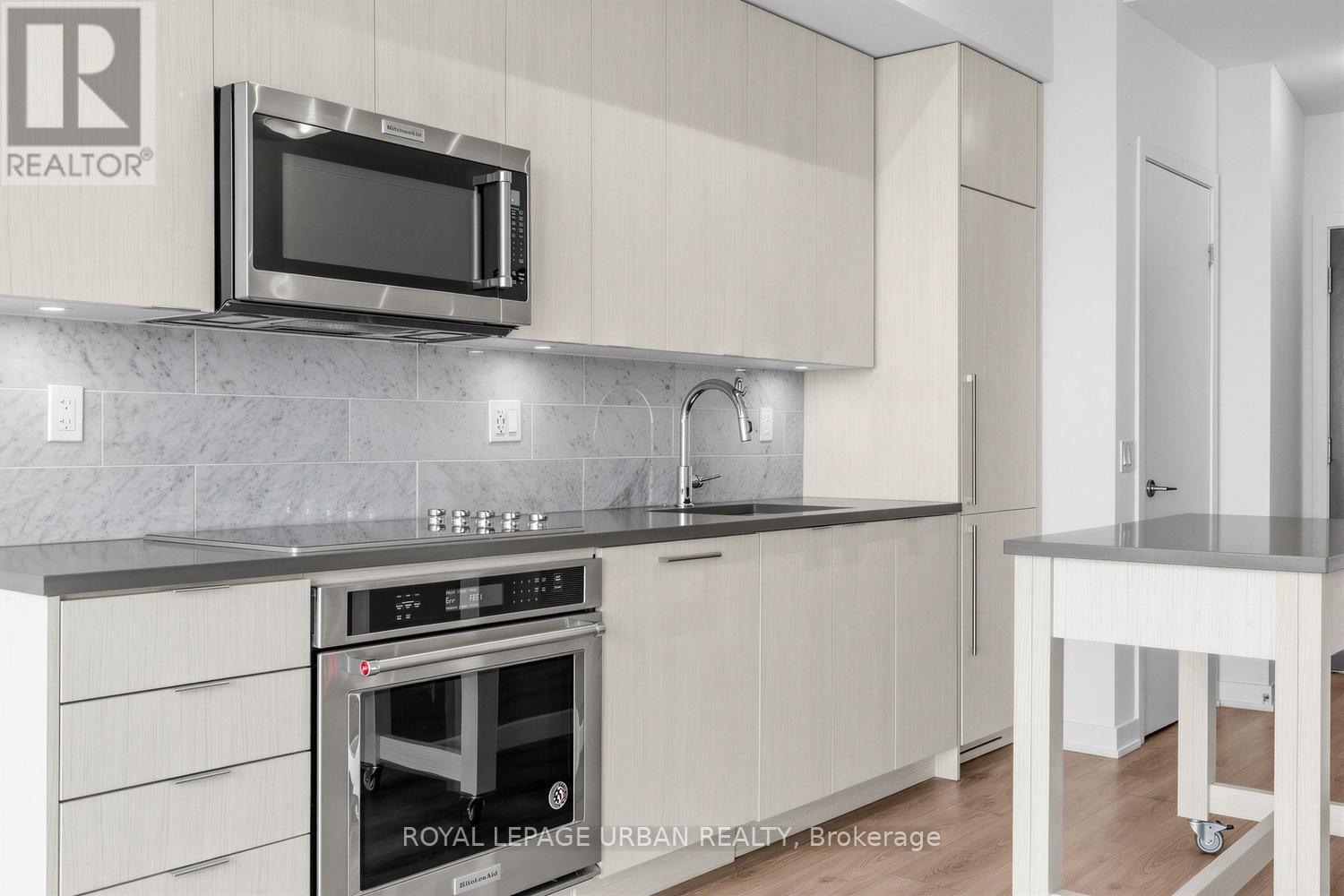 2311 - 38 Iannuzzi Street, Toronto, Ontario  M5V 0E8 - Photo 8 - C13609012