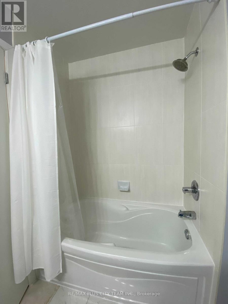 1802 - 18 Harbour Street, Toronto, Ontario  M5E 1Z8 - Photo 10 - C13609066