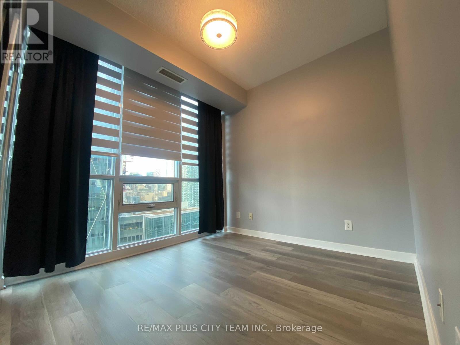1802 - 18 Harbour Street, Toronto, Ontario  M5E 1Z8 - Photo 8 - C13609066