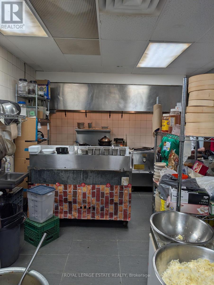 804 Eglinton Avenue E, Toronto, Ontario  M4G 2L1 - Photo 6 - C13609072