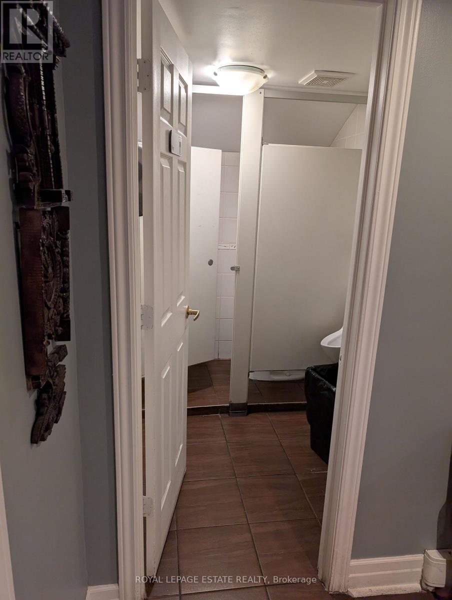 804 Eglinton Avenue E, Toronto, Ontario  M4G 2L1 - Photo 7 - C13609072