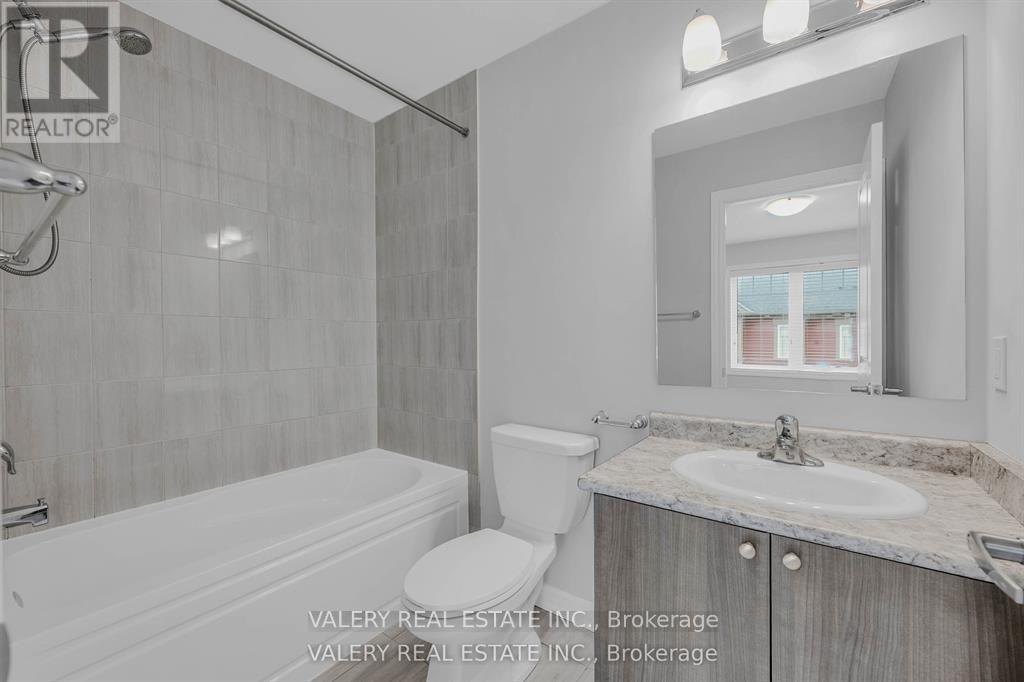 2500 Hill Rise Court, Oshawa, Ontario  L1L 0M6 - Photo 6 - E13608966