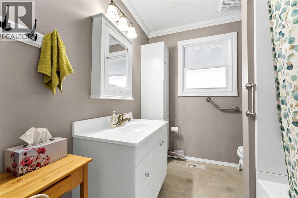 2689 Thompson Crescent Se, Medicine Hat, Alberta  T1B 1C5 - Photo 23 - A2329282