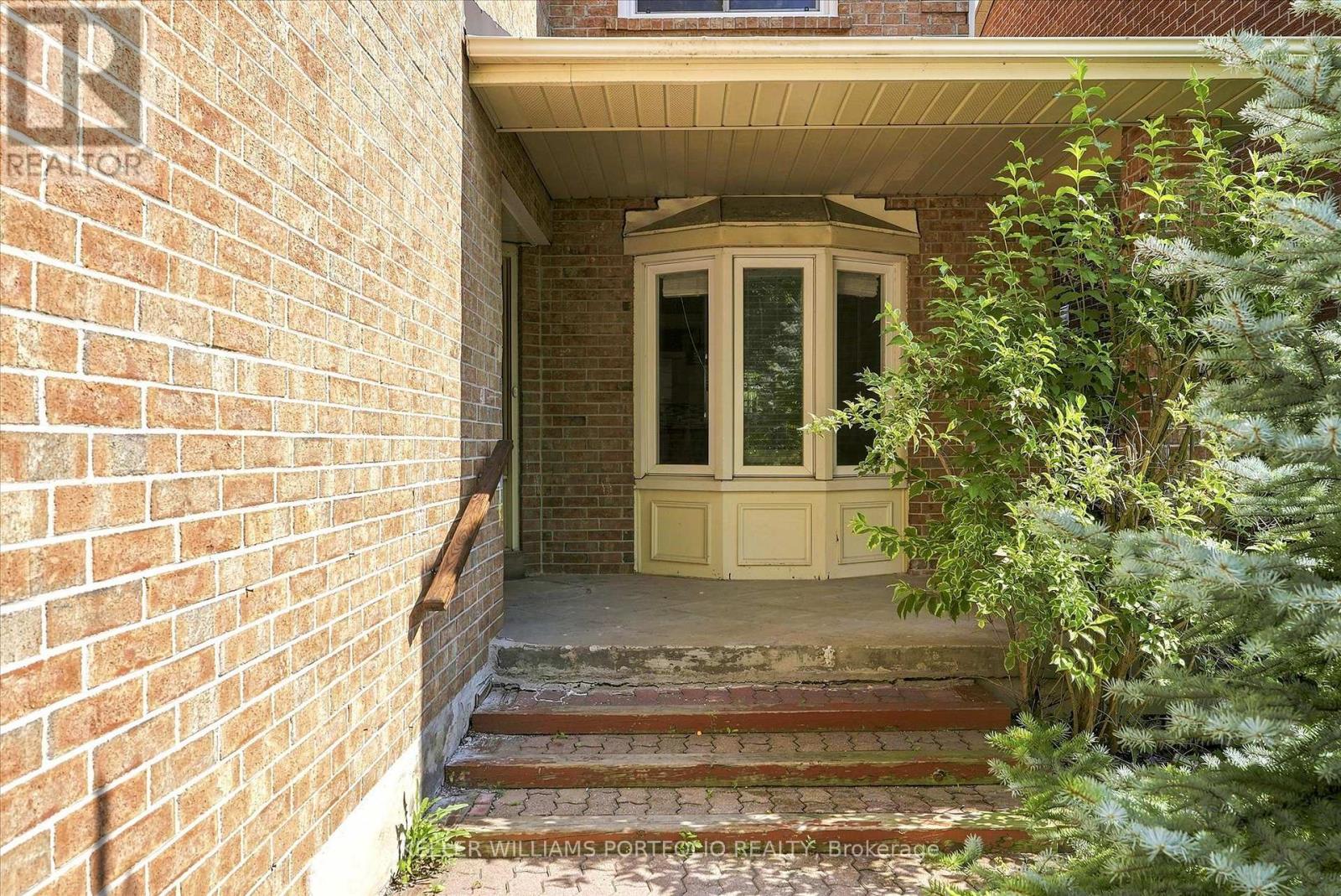 73 Jessica Gardens, Vaughan, Ontario  L4J 3G1 - Photo 2 - N13609032