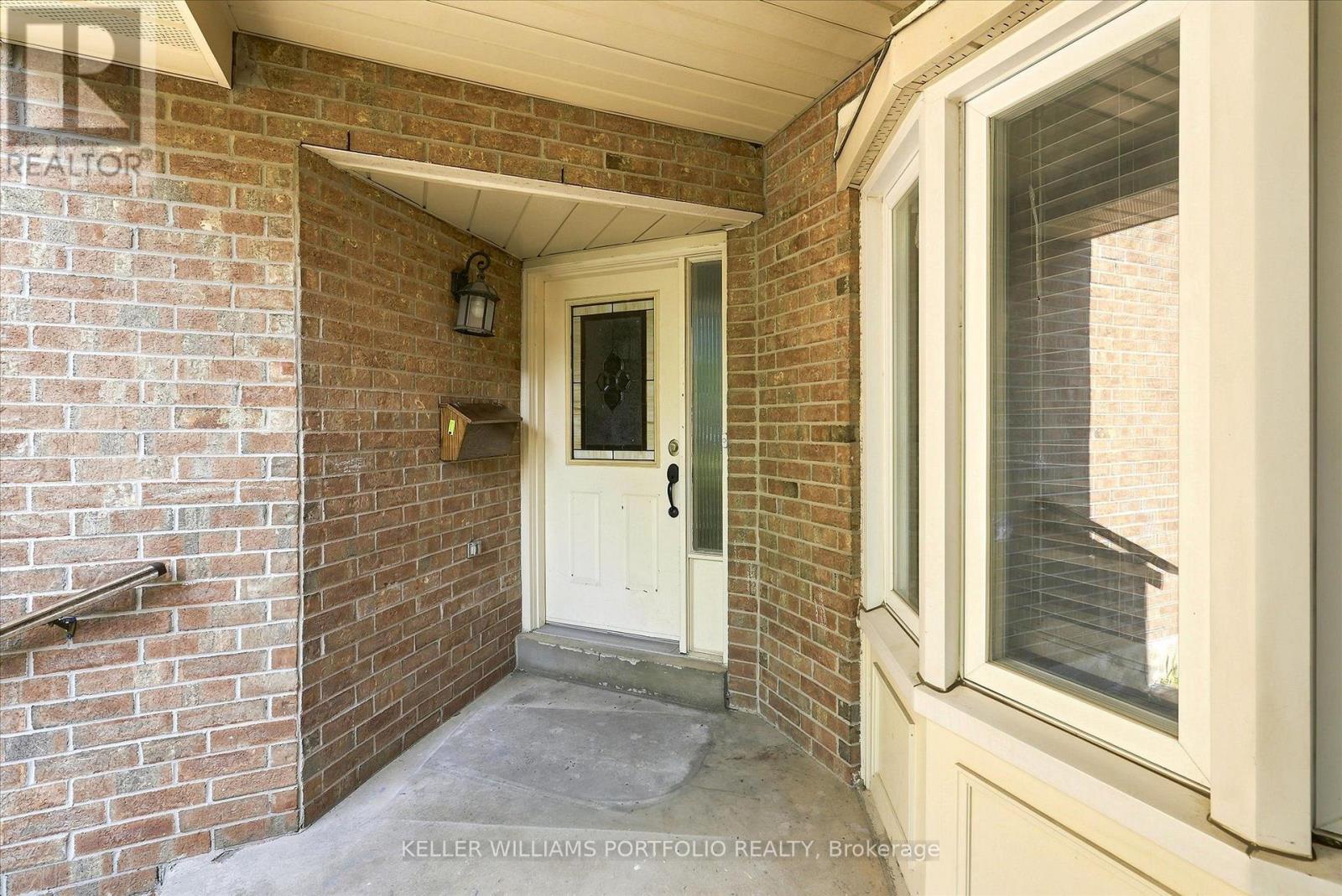 73 Jessica Gardens, Vaughan, Ontario  L4J 3G1 - Photo 3 - N13609032