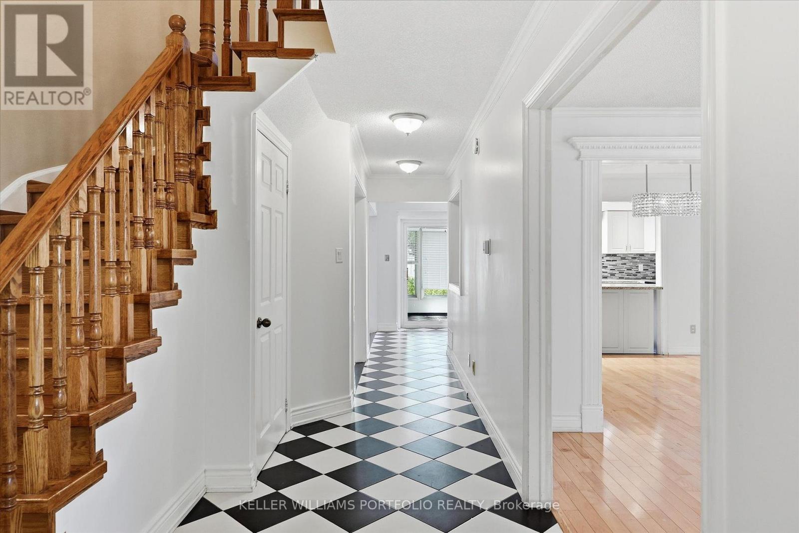 73 Jessica Gardens, Vaughan, Ontario  L4J 3G1 - Photo 4 - N13609032